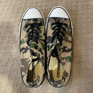 Brand new Camo Converse sneakers!!!!! Size 10